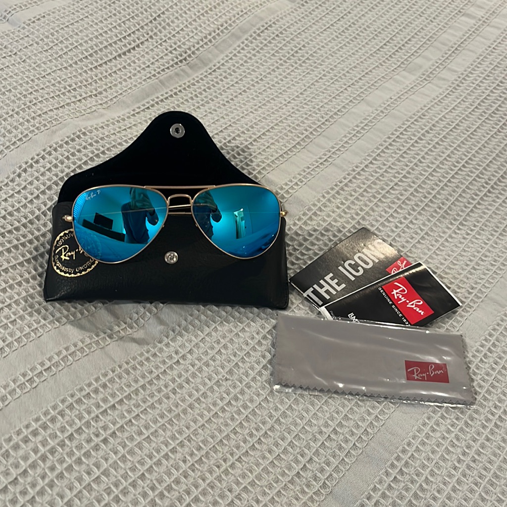 Ray-Ban The Icons. Aviator Blue Flash Lenses.
